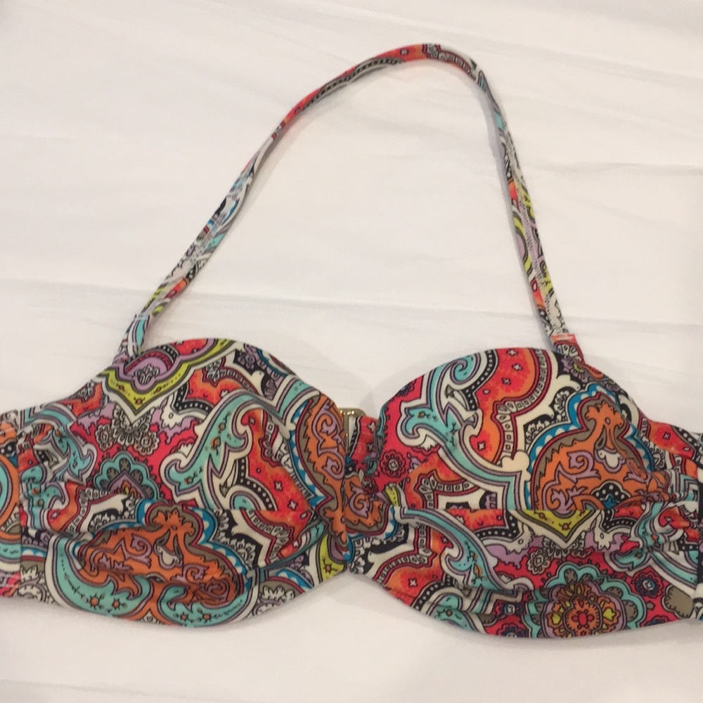 Victoria’s Secret bikini top 32B